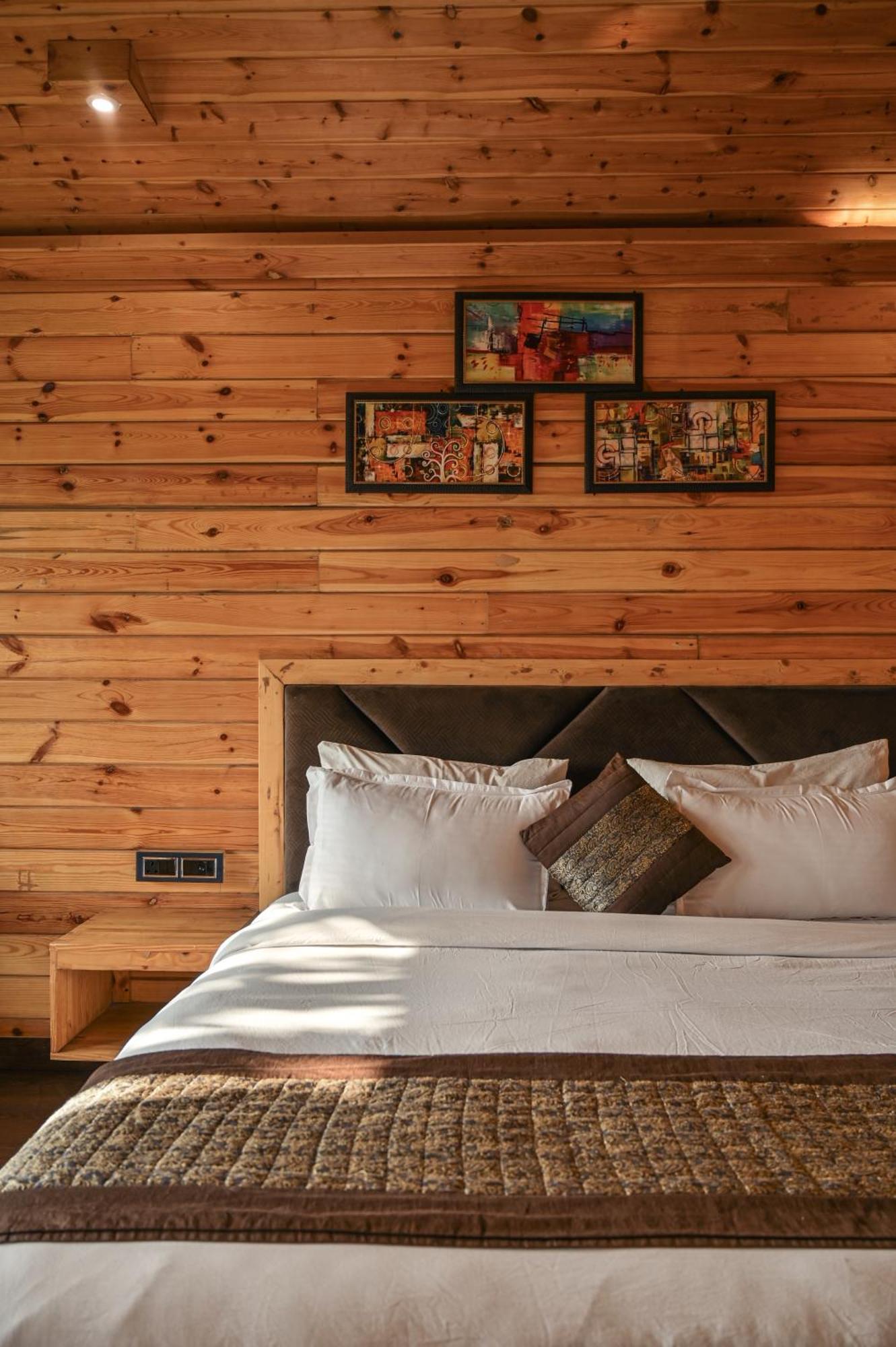 Aavaas Hill Resort ลันส์โดว์นี ภายนอก รูปภาพ