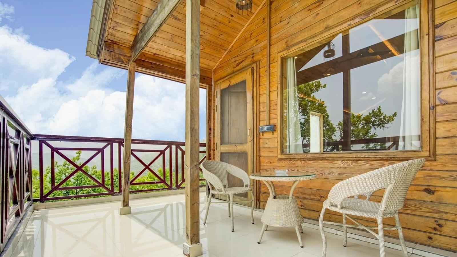 Aavaas Hill Resort ลันส์โดว์นี ภายนอก รูปภาพ