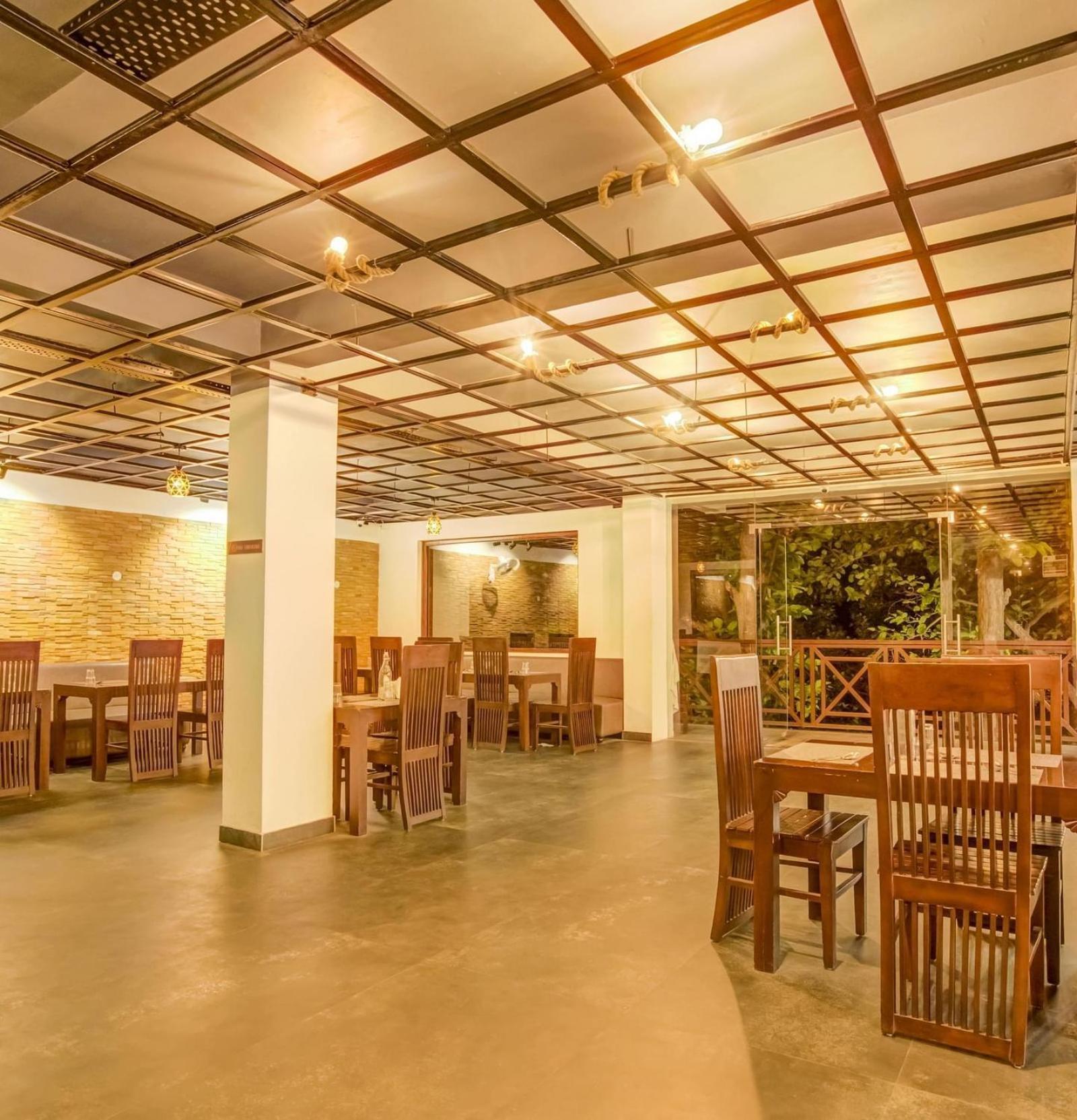 Aavaas Hill Resort ลันส์โดว์นี ภายนอก รูปภาพ